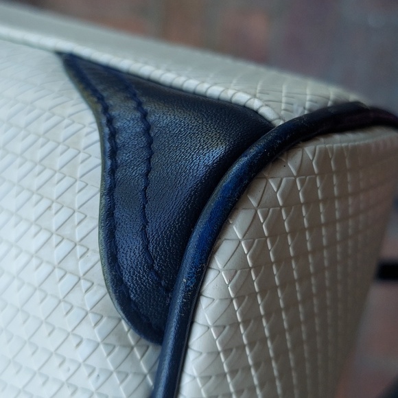 LIZ🔺️CLAIBORNE Vintage 1983 Shoulder Bag & Matching🔺️Wallet & KeyFob Set - Picture 4 of 16